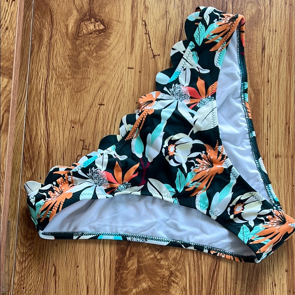 Floral Scalloped Bikini Bottom - New With Tags